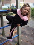 Gami - Joggingpak met roze zijstreep - Alisé kids
